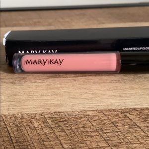 Unlimited lip gloss